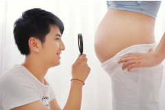 <b>怀孕9个月时胎儿发育的情况</b>